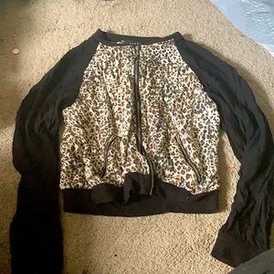Low cut leopard print jacket